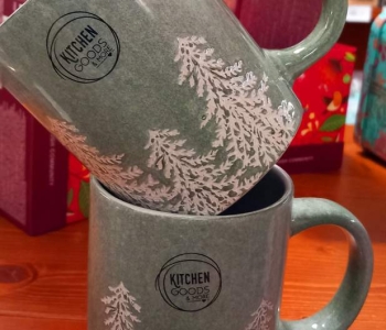 TAZZA VERDE CON ALBERO STILIZZATO